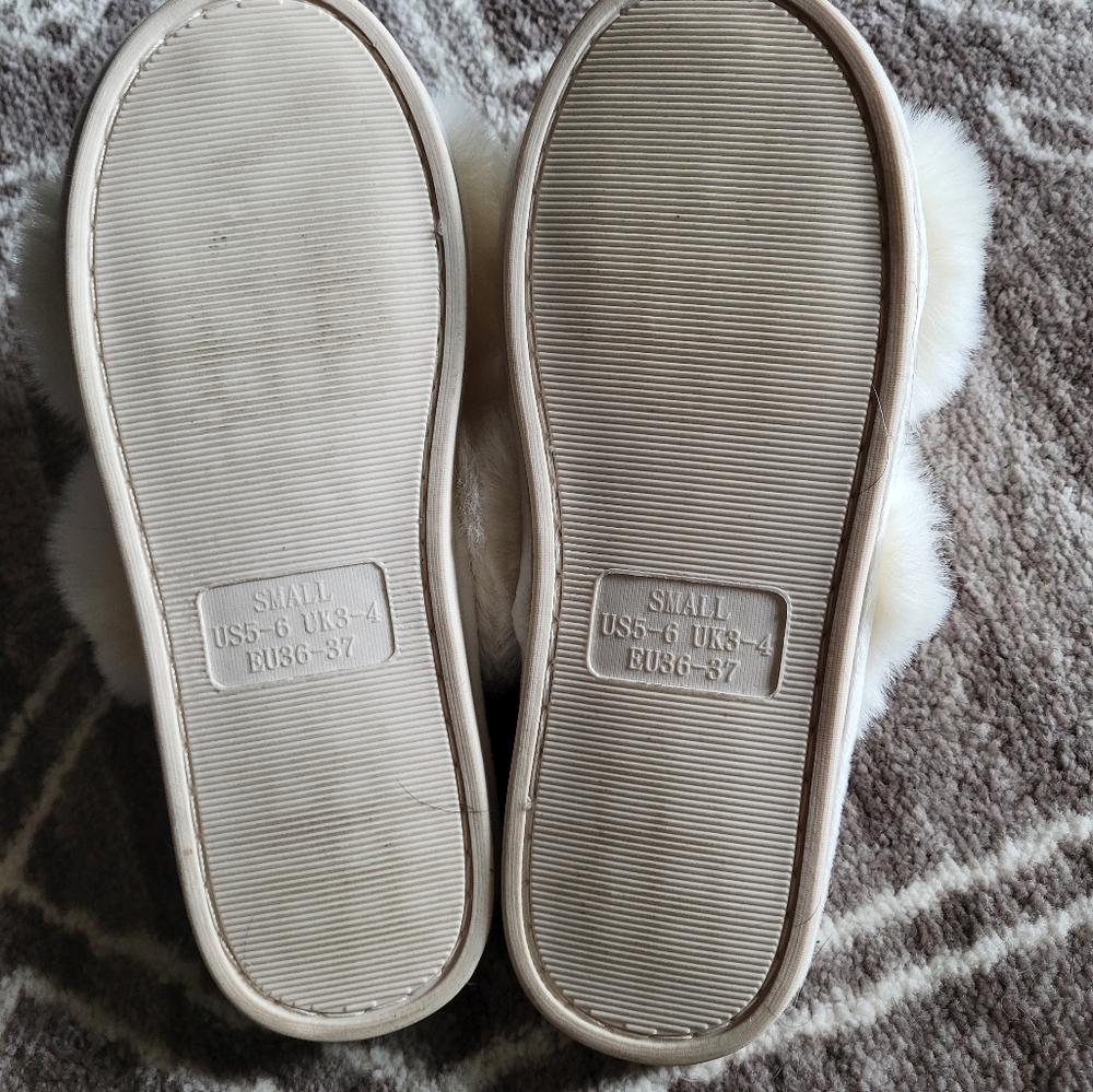 Slippers - Picture 3 of 3